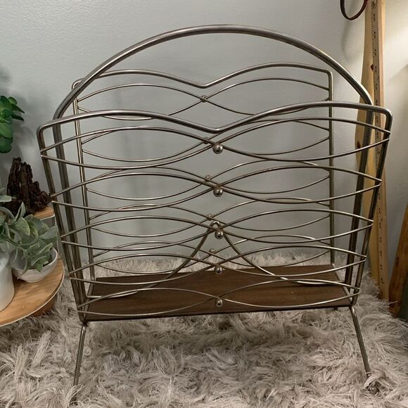 Vintage Metal Mid-Century Modern Style Magazine Rack - Picture 3 of 17